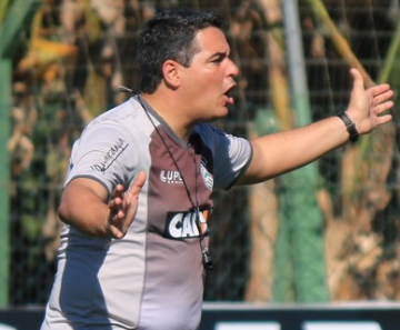 Tuca Guimarães tem confiança em resultado positivo diante do Santos 