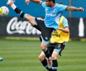 Henrique Almeida, atacante do Grêmio 