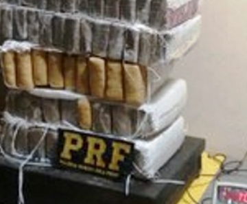 PRF prende casal com 103 quilos de maconha