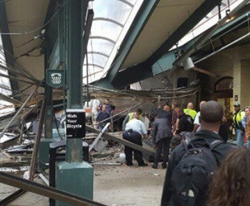 Foto mostra destruição na estação de Hoboken, em Neva Jérsei, na manhã desta quinta-feira (29)