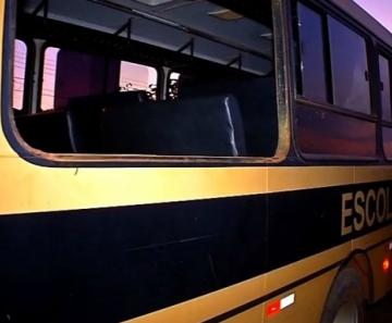 Janela de ônibus escolar se desprendeu e caiu em Tangará da Serra 
