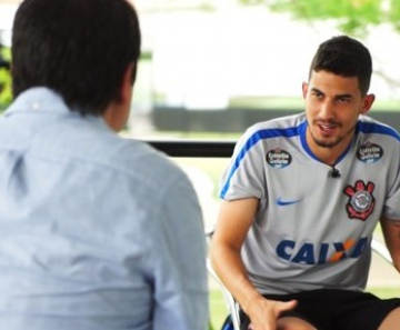 Pedro Henrique durante entrevista no CT Joaquim Grava 