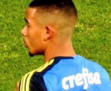 Gabriel Jesus vestiu a faixa de capitão do Palmeiras 