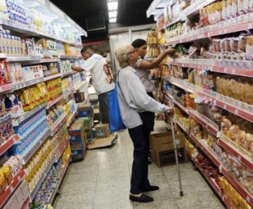 Preço dos alimentos recuou em outubro, segundo o IBGE.