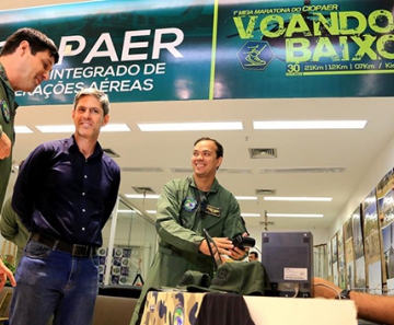 Ciopaer monta base e apresenta trabalho do grupamento em shopping de Cuiabá 