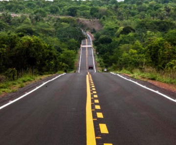 Taques vistoria duplicação da Estrada da Chapada e inaugura trecho de rodovia em Acorizal