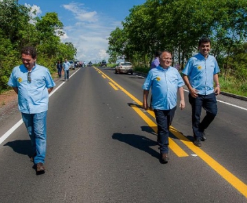 Governador Pedro Taques inaugurou 20 quilômetros de reconstrução da MT-246