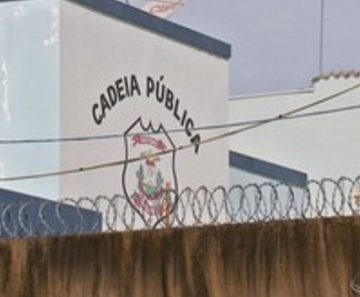 Cadeia de Nova Mutum, onde 27 presos fugiram pela porta da frente 