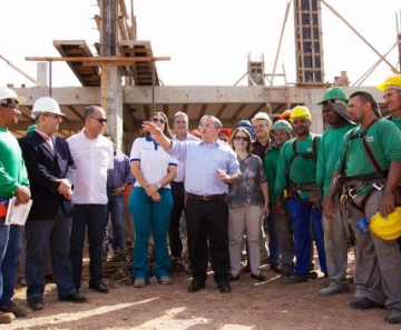 Governador Pedro Taques em visita a obra de construção da Escola Técnica Estadual de Educação Profissional e Tecnológica de Cuiabá