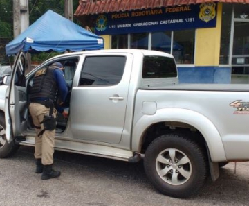Duas caminhonetes roubadas são recuperados pela PRF em Castanhal