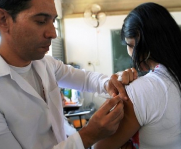 Vacinas reforçam proteção contra febre amarela