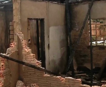 Moradores tentam fazer fogueira e causam incêndio em 2 casas em Sinop