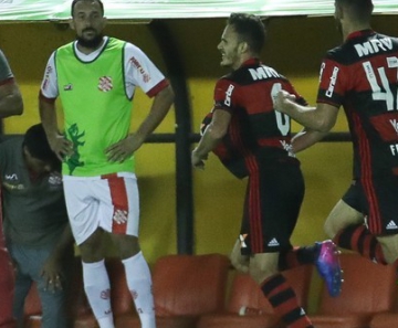 Renê comemora seu primeiro gol pelo Flamengo contra o Bangu, na última quarta-feira