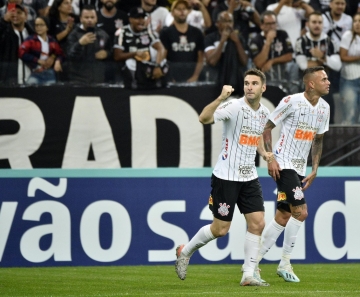 Análise: Corinthians de Tiago Nunes se apresenta à Fiel com goleada e mais de 700 passes