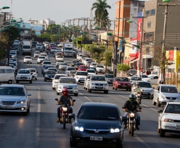 Avanço do sinal vermelho está em segundo no ranking das infrações cometidas pelos motoristas no Estado - Foto: Meneguini/Secom-MT Arquivo