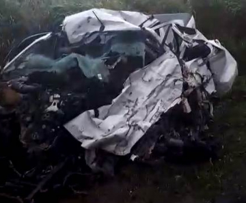Camioneta destruída acidente BR 163