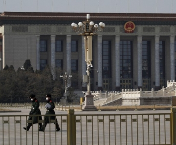 China anunciou nesta segunda-feira(24) que adiou sua reunião política mais importante do ano. — Foto: Andy Wong/AP