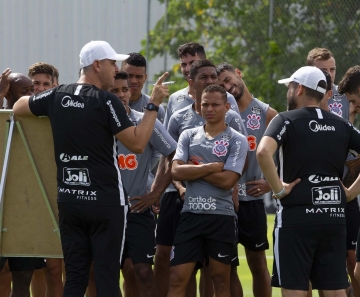 Corinthians põe em prática plano de enxugar elenco após queda: "Atenção maior a quem fica"