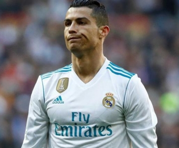 Cristiano Ronaldo diz que merece terminar carreira com mais Bolas de Ouro do que Messi