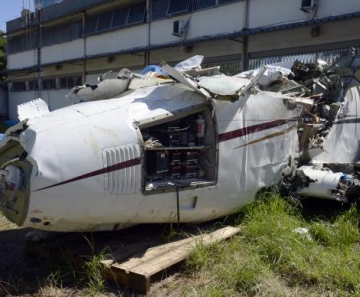 destroços avião acidente teori