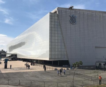 Empresa que fazia limpeza e segurança da Arena cobra R$ 5,2 milhões do Corinthians na Justiça
