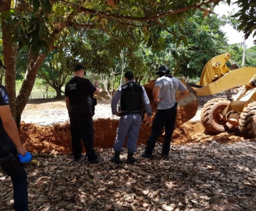 Escavações foram feitas para encontrar corpo de jovem grávida morta pelo amante em Porto dos Gaúchos (Foto: Polícia Civil de MT/Assessoria)