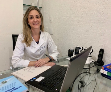 A médica Paula Silveira Nunes Pereira, titular da Federação Brasileira de Gastroenterologia e especialista em doenças funcionais do trato intestinal 