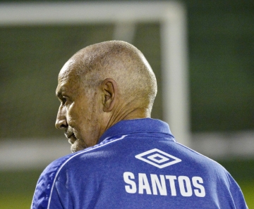 Jesualdo sofre pressão interna no Santos, e clube analisa próximos passos em semana decisiva