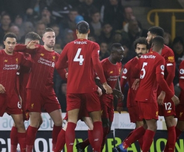 Liverpool sofre gol após seis jogos, mas Firmino salva e garante vitória contra os Wolves
