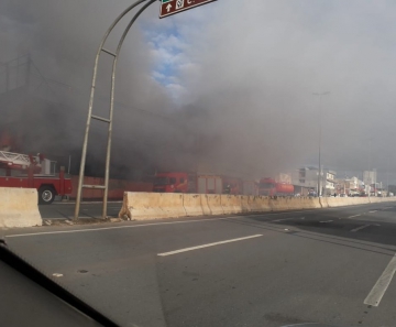 Loja de autopeças pega fogo em Cuiabá — Foto: Ivan de Oliveira/Arquivo Pessoal