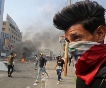 Pelo menos 100 pessoas morrem em protestos no Iraque