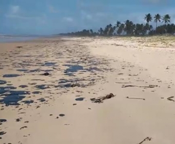 Sobe para 132 número de praias atingidas por manchas de óleo, aponta Ibama