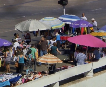 Trabalho informal cresce enquanto renda diminui — Foto: Rede Globo