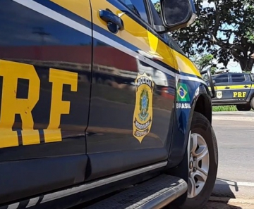 O motorista de uma carreta frigorífica foi preso na segunda-feira (12) pela Polícia Rodoviária Federal (PRF), em Juscimeira/MT - Foto: Divulgação