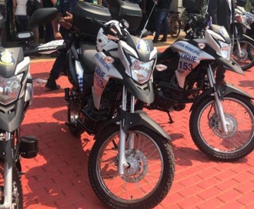 Prefeitura entrega seis novas motocicletas à Guarda Municipal e presta homenagem a apoiadores do órgão de segurança