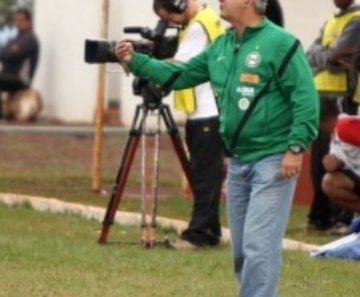 O técnico interino do Coxa, Tico,dirigiu o time na vitória  