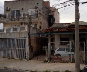 Prédio onde houve incêndio que matou morador e deixou 5 pessoas intoxicadas 