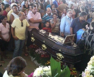 Amigos, familiares e autoridades compareceram ao velório do secretário Nico Baracat