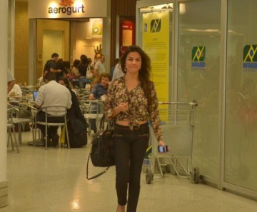 Laryssa Dias embarca no aeroporto Santos Dumont 
