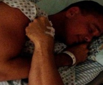 Netinho postou foto em redes sociais em leito de hospital 