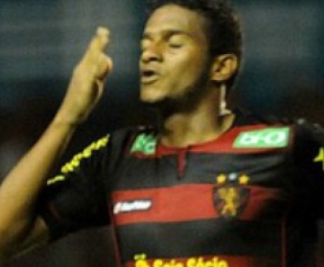 Reinaldo e Sport ainda longe de um acerto 