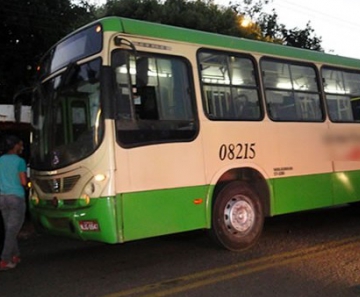 Jogador de futebol foi morto dentro de ônibus em Várzea Grande
