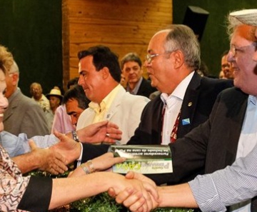 A presidente Dilma Rousseff durante visita à Associação dos Fornecedores de Cana de Pernambuco 