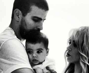 PIQUÉ, SHAKIRA E MILAN
