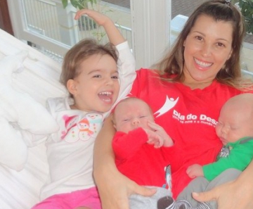 Roberta Cipriani e os filhos 