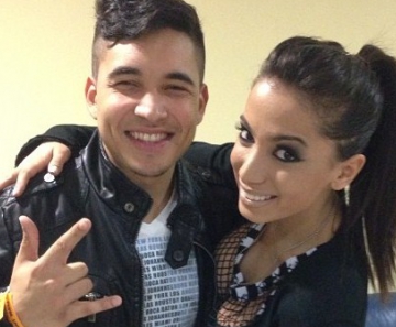 Gil Cebola e Anitta antes de show em Santos