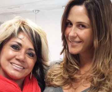 A atriz com a cabeleireira Gladys Acosta 