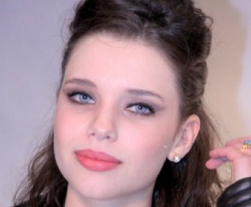 BRUNA LINZMEYER 