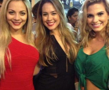 A modelo Roberta Bittencourt, uma amiga e Mallandrinha Gabi D`Avila