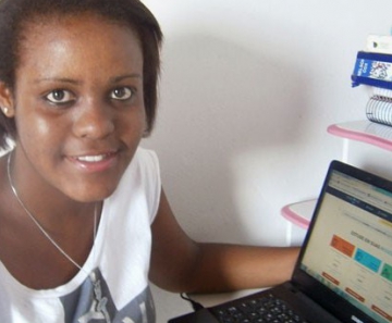 Klécia Santos dos Anjos, de 18 anos, vai fazer o Enem para tentar uma vaga em medicina 